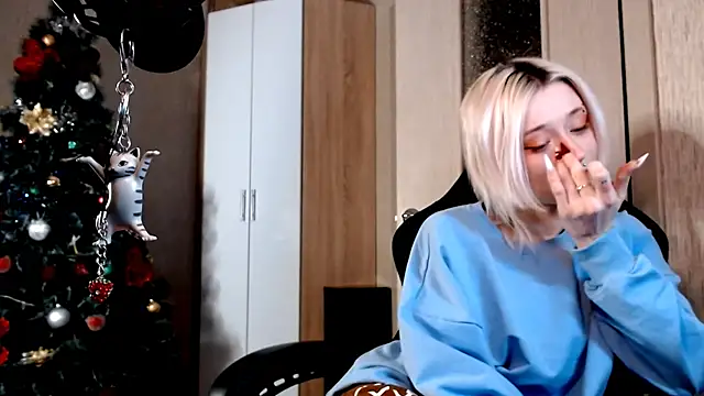 SophiaLur online show from January 13, 4:34 pm