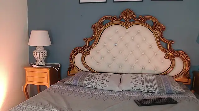 Samantha Bale online show from December 21, 12:01 pm