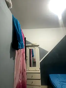 Snapshot of lizmy chatting on December 1, 4:28 am lizmy online show from December 1, 4:28 am