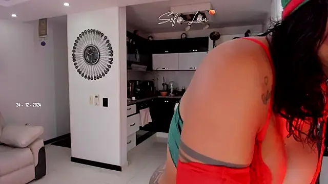 Snapshot of sofiasexhot chatting on December 24, 6:50 pm sofiasexhot online show from December 24, 6:50 pm