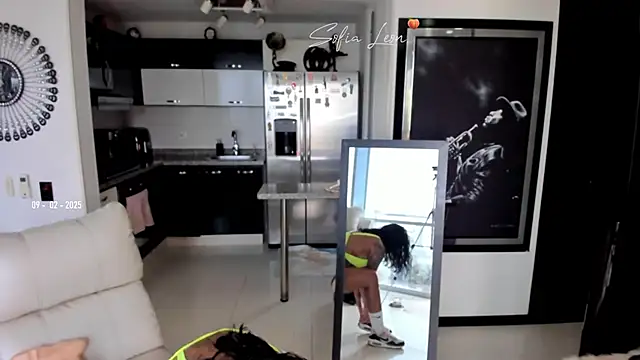 Snapshot of sofiasexhot chatting on February 9, 3:01 pm sofiasexhot online show from February 9, 3:01 pm