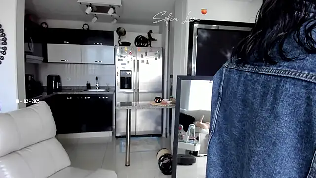 Snapshot of sofiasexhot chatting on February 10, 1:55 pm sofiasexhot online show from February 10, 1:55 pm