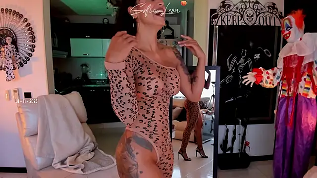 Snapshot of sofiasexhot chatting on November 1, 12:51 pm sofiasexhot online show from November 1, 12:51 pm