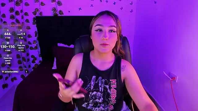 Snapshot of Anna_valerious7 chatting on December 5, 2:20 am Anna valerious7 online show from December 5, 2:20 am