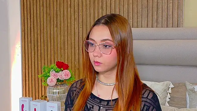 LondraBlush online show from June 6, 12:21 pm
