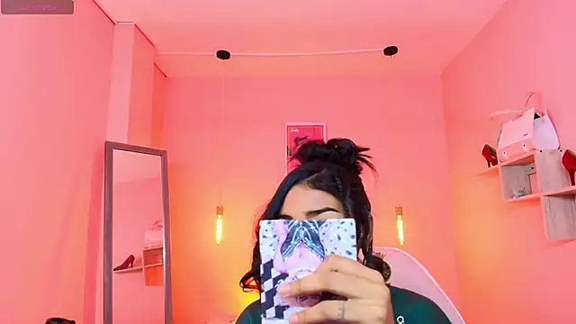 Milu carbajal x online show from December 2, 8:48 pm