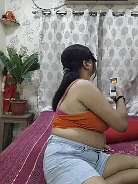 Snapshot of Cute-richa1 chatting on May 22, 4:56 pm Cute-richa1 online show from May 22, 4:56 pm