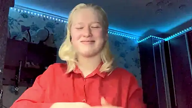 Snapshot of ArissuCuteey chatting on November 17, 3:40 pm ArissuCuteey online show from November 17, 3:40 pm