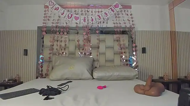 noah pariss online show from February 12, 11:38 am