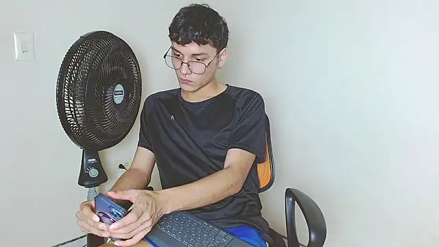 andrew dann online show from November 20, 9:03 pm