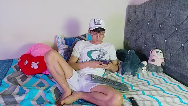 Snapshot of andrew_dann chatting on March 6, 10:39 pm andrew dann online show from March 6, 10:39 pm