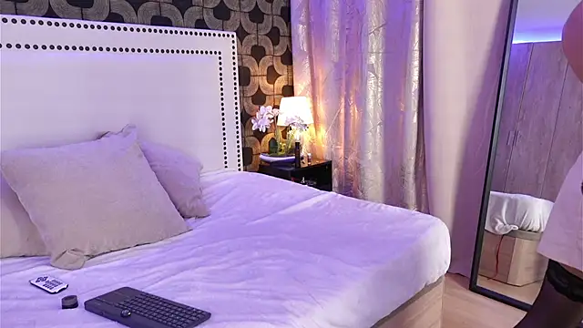 AlexaWhatson online show from February 23, 9:34 pm