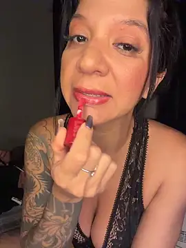 Snapshot of biadominatrix chatting on May 10, 9:03 am biadominatrix online show from May 10, 9:03 am
