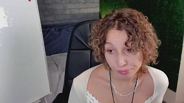 Snapshot of Mary_Wohlberg chatting on December 15, 5:34 am Mary Wohlberg online show from December 15, 5:34 am