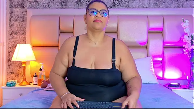 SelennaCooper online show from April 19, 11:42 am