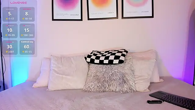 Snapshot of Sofi_vega77 chatting on April 30, 11:27 am Sofi vega77 online show from April 30, 11:27 am
