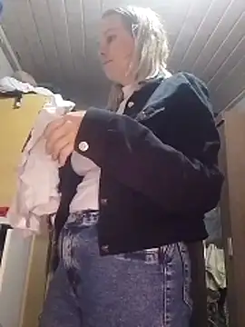 minagostosa123 online show from April 24, 12:35 am