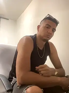 Snapshot of lester_rose chatting on November 19, 4:51 pm lester rose online show from November 19, 4:51 pm