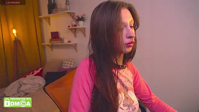 AliceWallflower online show from April 7, 9:37 pm