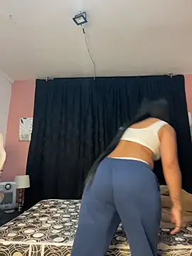 Sophie wyld online show from December 18, 12:27 am