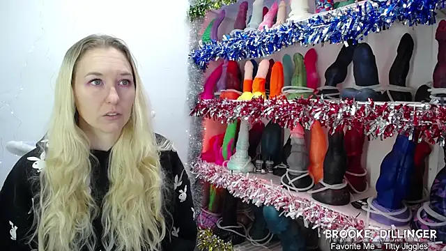 BrookeDillinger online show from December 15, 7:40 pm