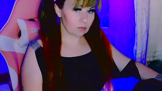 Snapshot of BESTLOLA chatting on November 17, 10:43 am BESTLOLA online show from November 17, 10:43 am