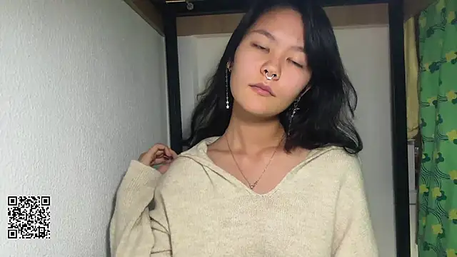 Snapshot of CucDierolf chatting on November 18, 1:15 pm CucDierolf online show from November 18, 1:15 pm