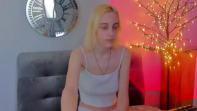 MiilaGlow online show from January 14, 2:12 pm