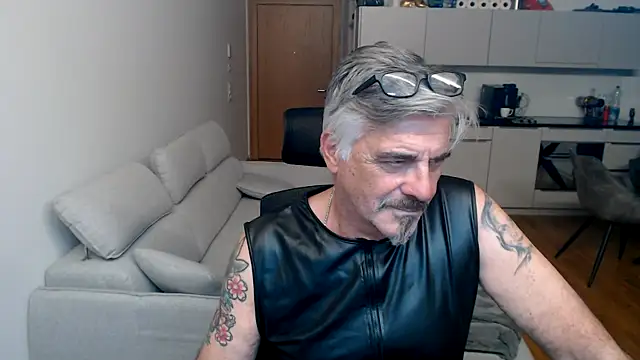 Buidapest online show from February 7, 4:27 am