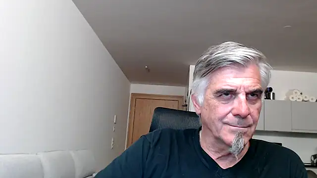 Snapshot of Buidapest chatting on May 12, 3:58 am Buidapest online show from May 12, 3:58 am