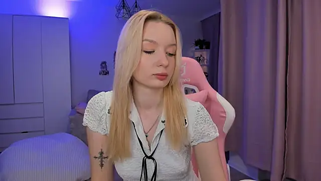 Snapshot of Tiffany_Paw chatting on November 29, 3:09 am Tiffany Paw online show from November 29, 3:09 am