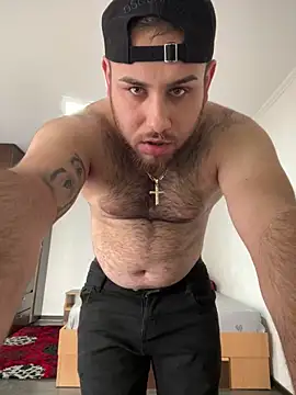 Snapshot of Andreiandu23 chatting on April 3, 2:15 pm Andreiandu23 online show from April 3, 2:15 pm