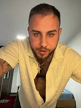 Snapshot of Andreiandu23 chatting on April 16, 6:09 pm Andreiandu23 online show from April 16, 6:09 pm