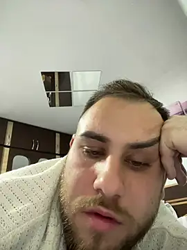 Snapshot of Andreiandu23 chatting on April 18, 7:07 pm Andreiandu23 online show from April 18, 7:07 pm