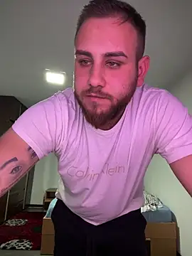 Snapshot of Andreiandu23 chatting on April 21, 5:50 pm Andreiandu23 online show from April 21, 5:50 pm
