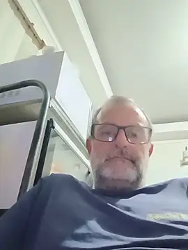 Snapshot of nard53 chatting on May 15, 11:56 pm nard53 online show from May 15, 11:56 pm