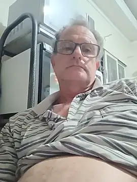 Snapshot of nard53 chatting on May 19, 9:04 am nard53 online show from May 19, 9:04 am