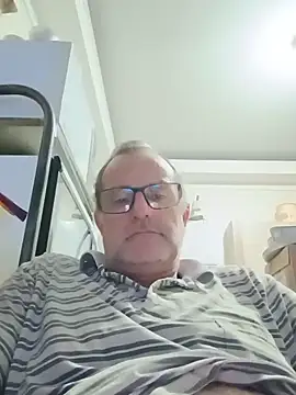 Snapshot of nard53 chatting on May 21, 11:45 pm nard53 online show from May 21, 11:45 pm