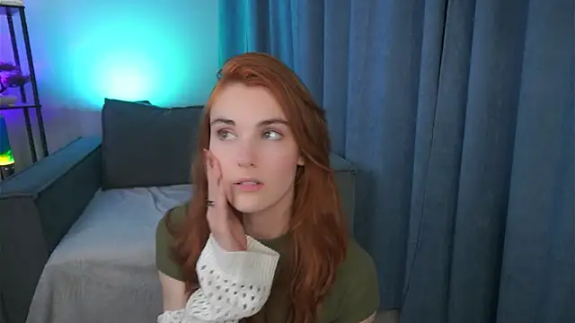 Snapshot of foxy_cute4you chatting on April 27, 6:28 pm foxy cute4you online show from April 27, 6:28 pm