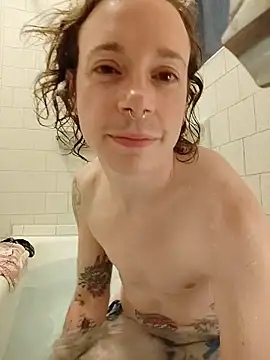 Snapshot of dragonlock chatting on December 2, 3:23 am dragonlock online show from December 2, 3:23 am