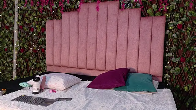 MiaJanss online show from January 5, 5:27 pm