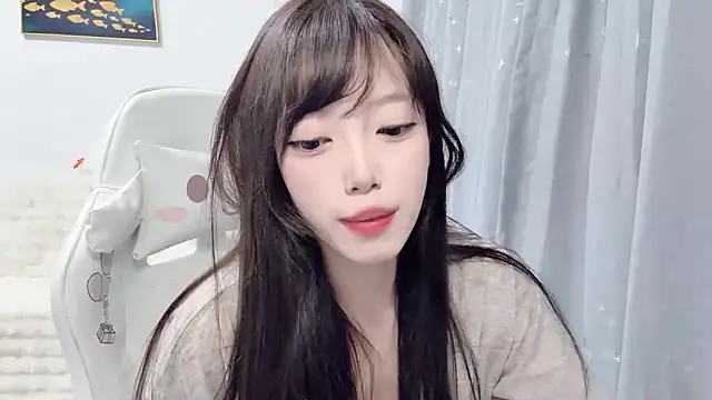 yuyayayu online show from March 4, 2:12 pm