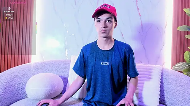 Snapshot of krisstormvg chatting on November 18, 8:13 pm krisstormvg online show from November 18, 8:13 pm