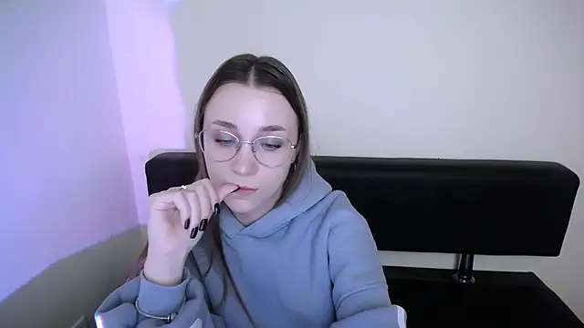 MillaTems  online show from November 20, 9:53 am