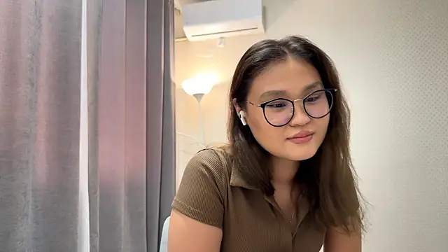 Snapshot of HoneyKitsu chatting on November 20, 9:20 am HoneyKitsu online show from November 20, 9:20 am