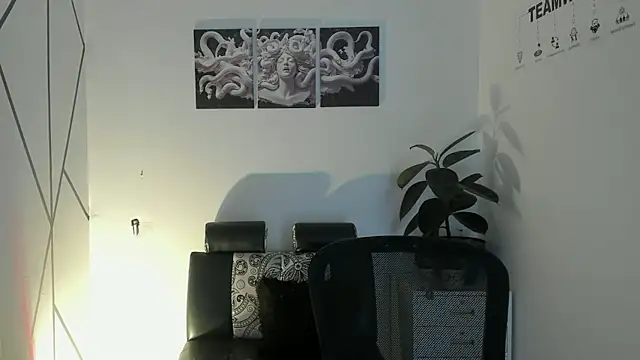 James Adams 01 online show from December 16, 12:43 pm