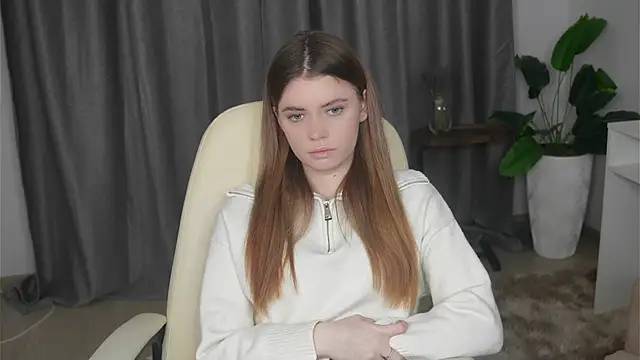 AngelesBenitz online show from November 18, 2:21 pm