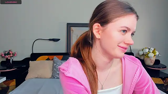 AngelesBenitz online show from March 27, 7:14 am