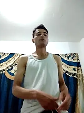 Snapshot of noah77_ chatting on November 20, 1:11 pm noah77 online show from November 20, 1:11 pm