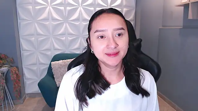 Snapshot of HorneyyQueen chatting on November 22, 12:15 pm HorneyyQueen online show from November 22, 12:15 pm